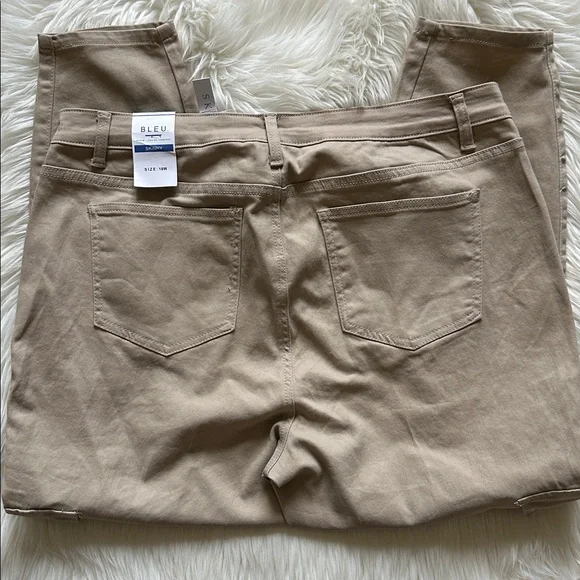 Stylish Tan Pants - Picture 4 of 5